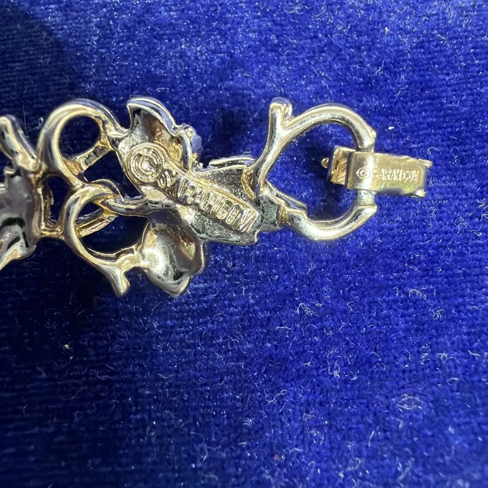 Sarah Coventry Signed Grape Leaf Hinged Gold Two Tone Vintage Bracelet 7